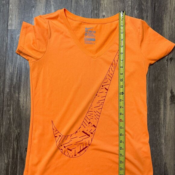 Nike Dri-FIT Orange T-Shirt with Black Swoosh Logo - Picture 4 of 6